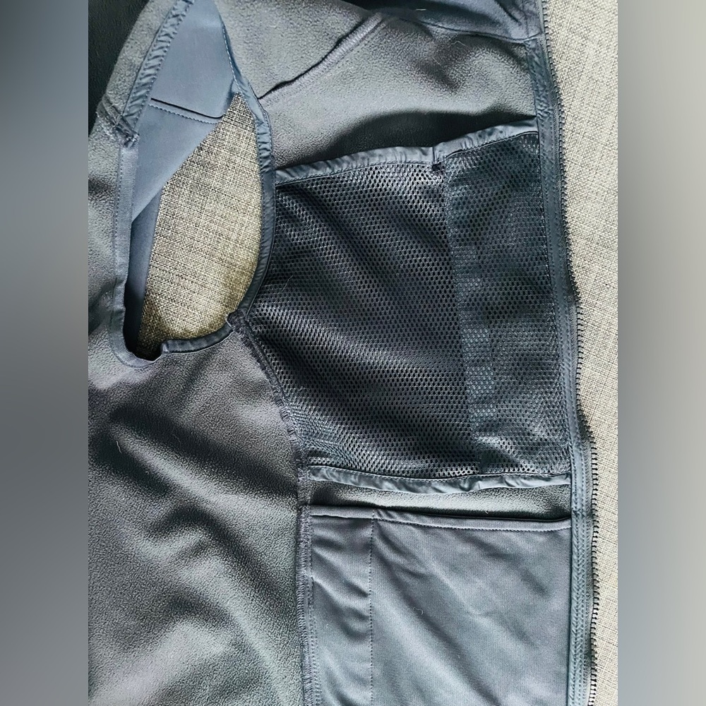 Helly Hansen Dark Blue vest size M - Picture 10 of 15